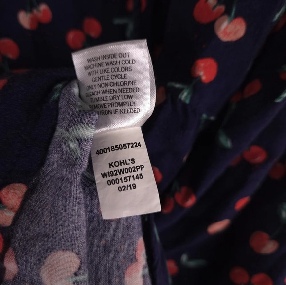 Evri‎ Blue Sleeveless Blouse Tiered Cherries Tassel Ties Size 1X - Picture 4 of 5